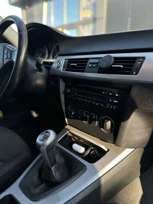 Продам bmw e90. 318.2.0