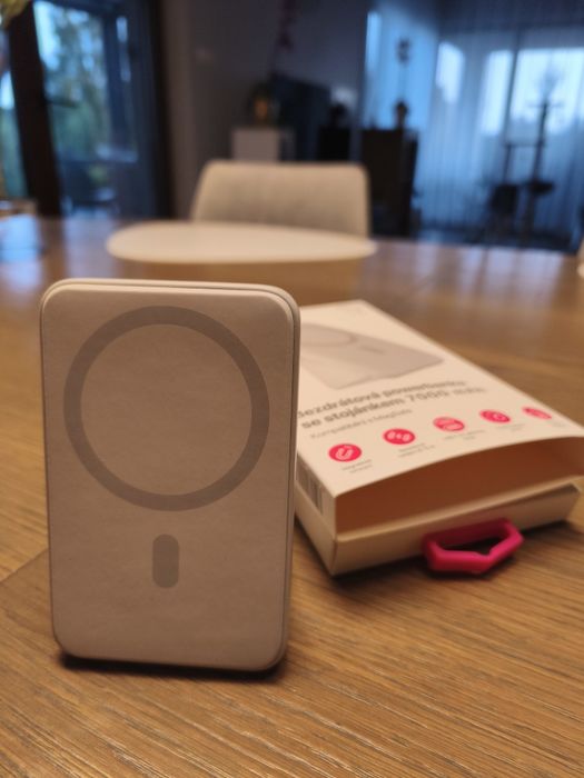 Power bank iWant Mag+ MagSafe 7000mAh
