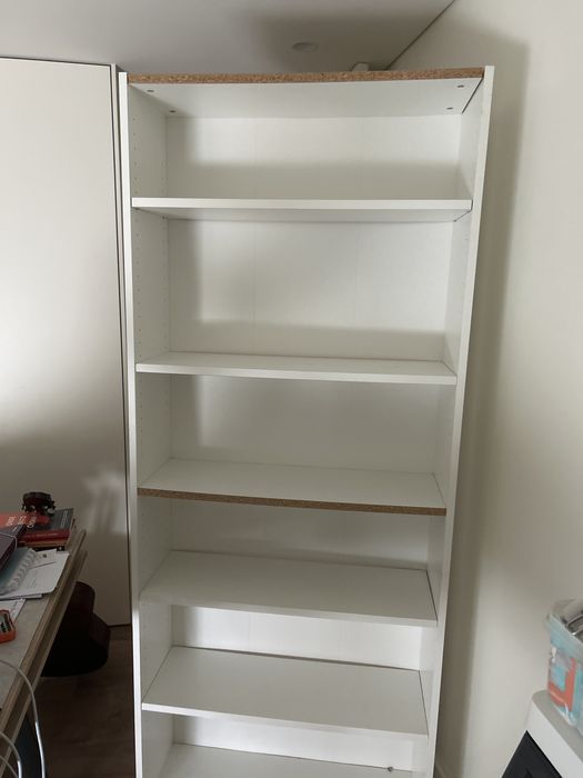 Estante branca IKEA usada