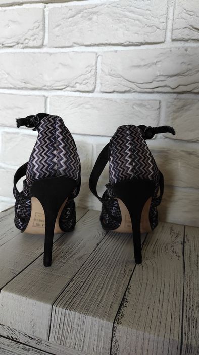 Sandały na obcasie rozm. 37