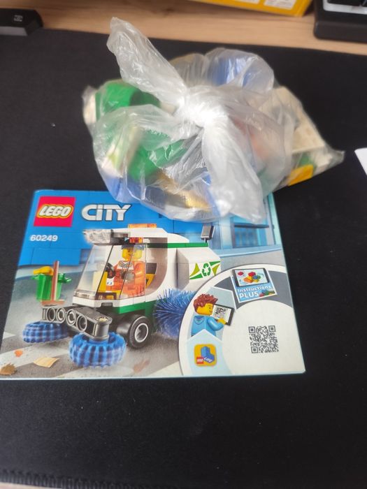 Lego zestawy nr 31086, 31101,31058,60249