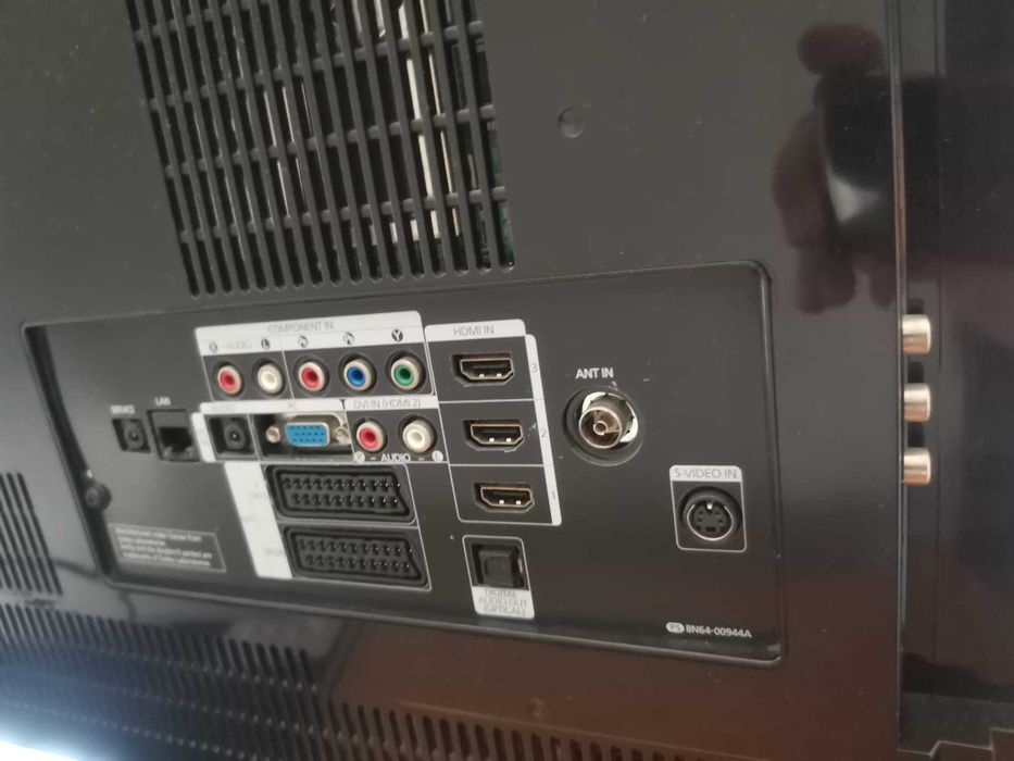 SAMSUNG TV Series 8 FHD 1080p 100HZ 52 inch