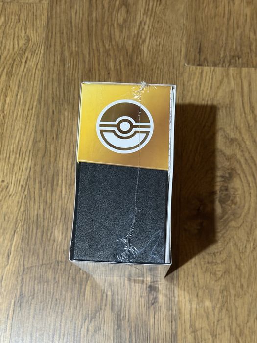Pokemon 30th Celebration Elite Trainer Box