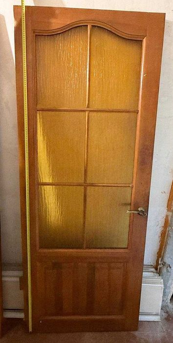 Продам двери деревянные 60см и 80см