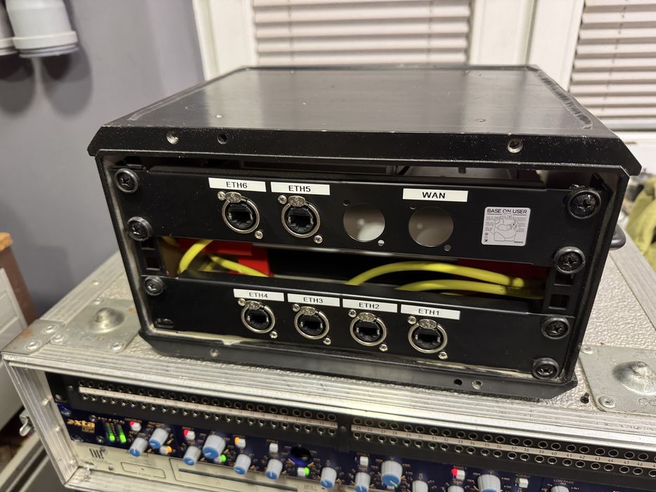 Zestaw switch Netgear GC110P Neutrik obudowa gigalan SFP