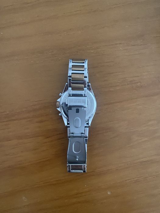 Relógio Tommy Hilfiger feminino/unissexo em aço bicolor