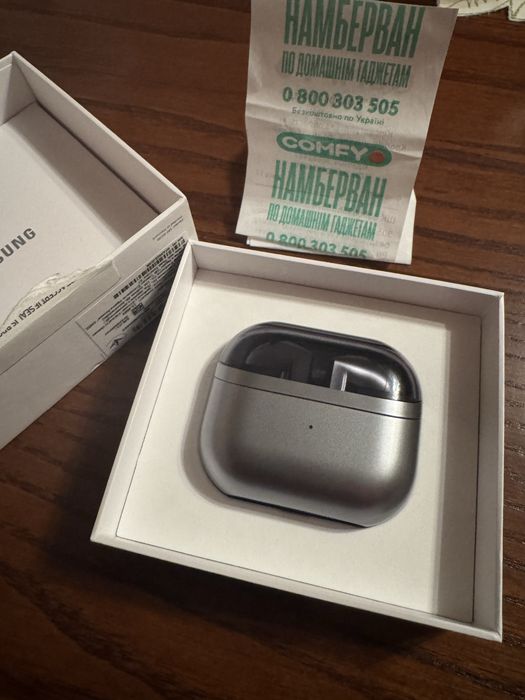 Продаю нові навушники samsung galaxy buds 3