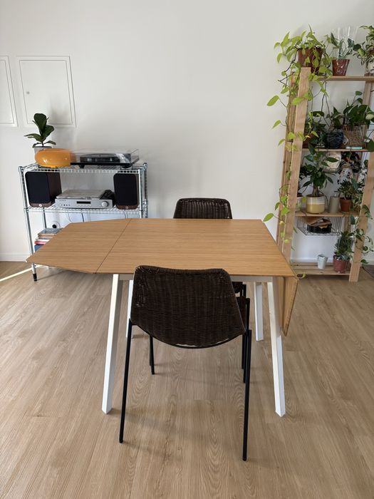 Conjunto Mesa + 2 Cadeiras