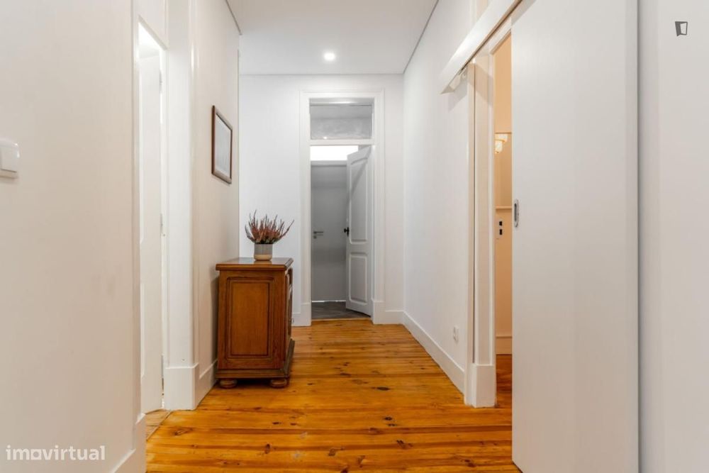 Quarto - localizado em Anjos Lisbon