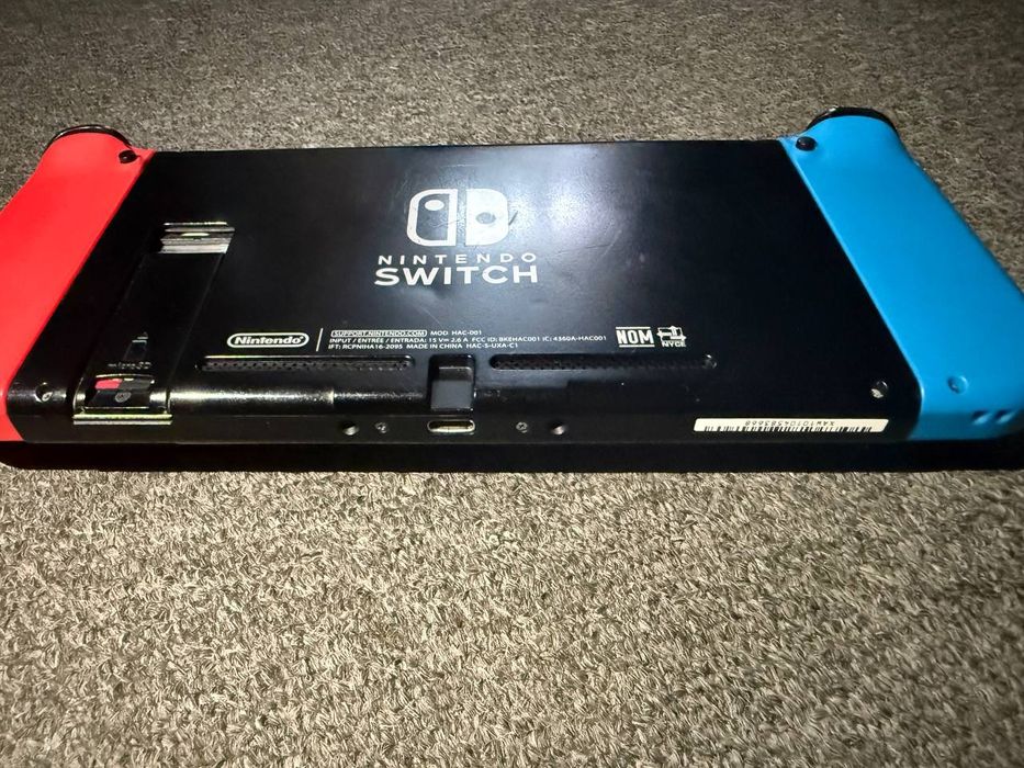 Nintendo switch v1 K€FIR 64gb