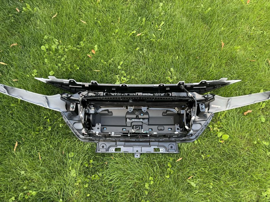 Honda ens1 enp1 Корпус зарядного порту комплект  , є інші запчастини