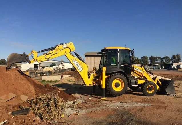 Послуги екскаватора-навантажувача. Оренда.