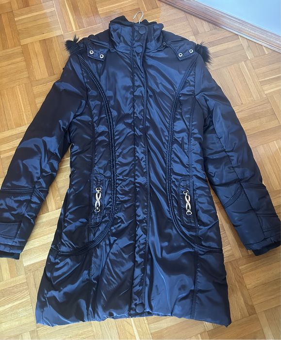 Kurtka czarna ocieplana z kapturem