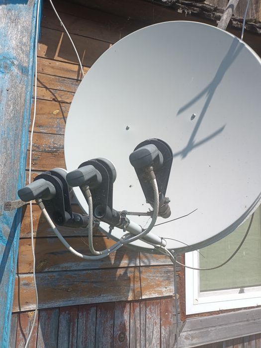 Супутникова антена