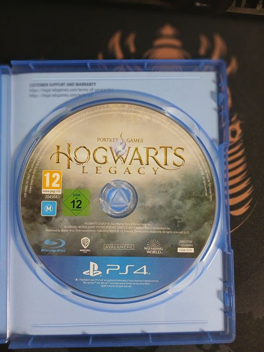 Диск hogwarts legacy для ps 4 + унікальні коди для гри,  диск оригінальний без подряпин