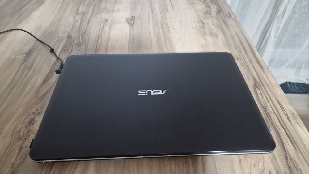Laptop asus A541U