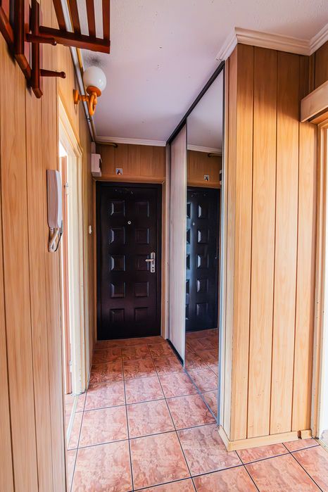 Mieszkanie 2 piętro  50 m2-  parking centrum.