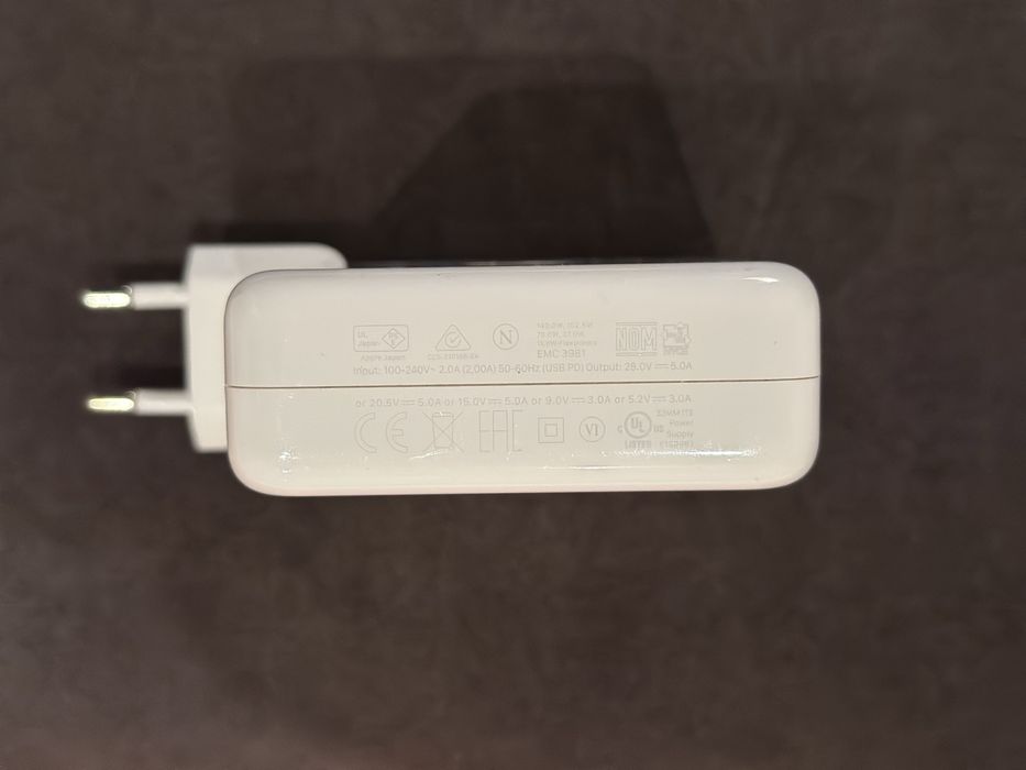 Блок живлення Apple 140W (USB-C) — на запчастини / під ремонт
