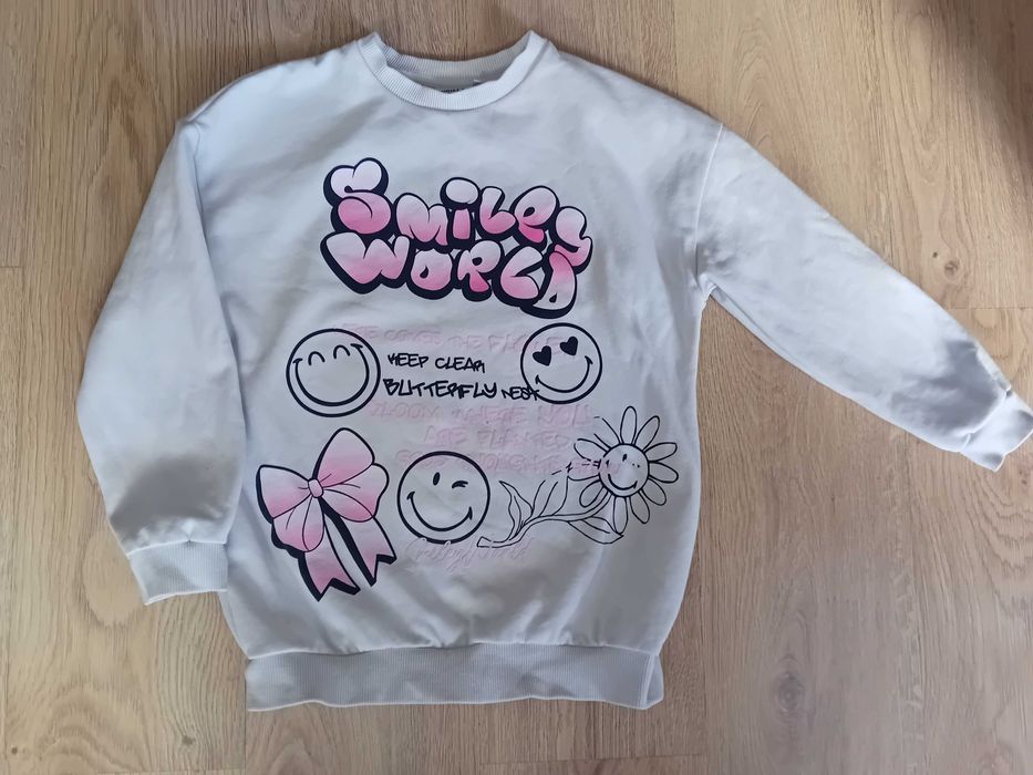 Sweter smiley 140 cm