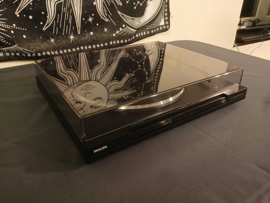 Gramofon PHILIPS FP563