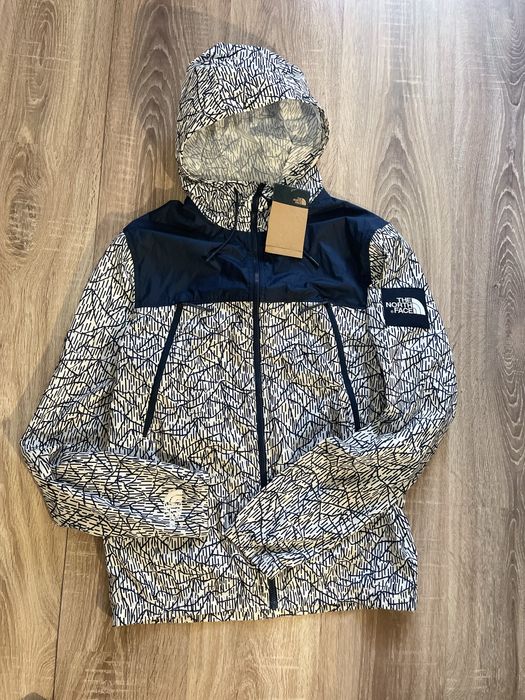 Вітровка the north face оригінал