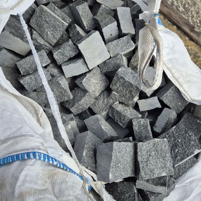 Гранітна бруківка