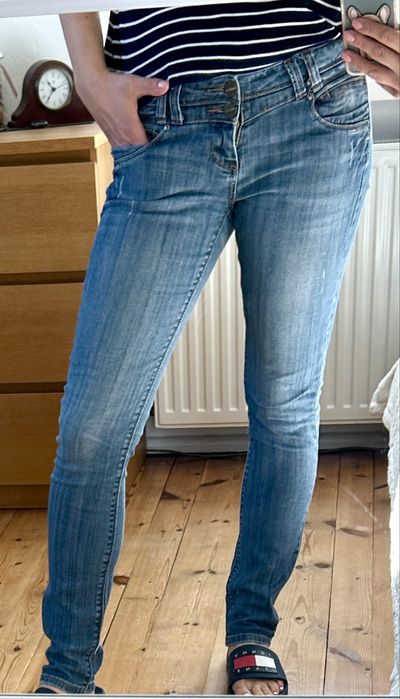 Spodnie jeansowe New Look 38