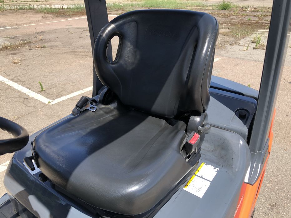 Навантажувач вилковий з вагами TOYOTA02-8FG15 вилочный погрузчик, кара