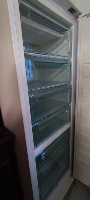 Arca vertical Electrolux