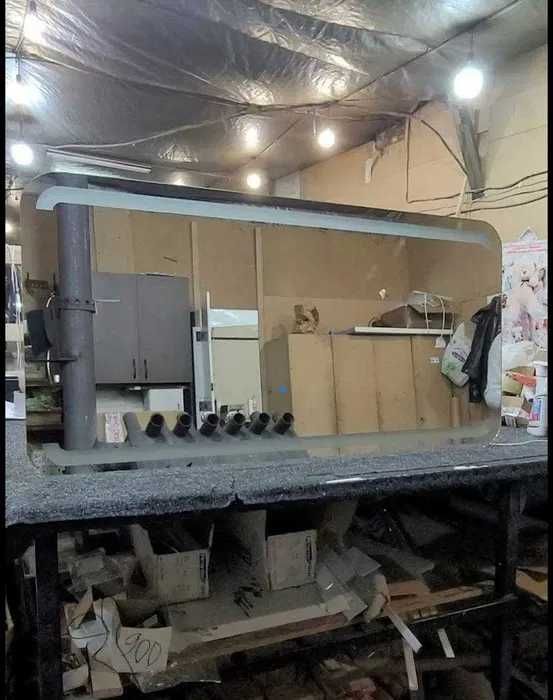 Дизайнерські дзеркала з підсвіткою на замовлення від виробника