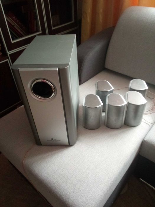 Subwoofer i głośniki 5szt