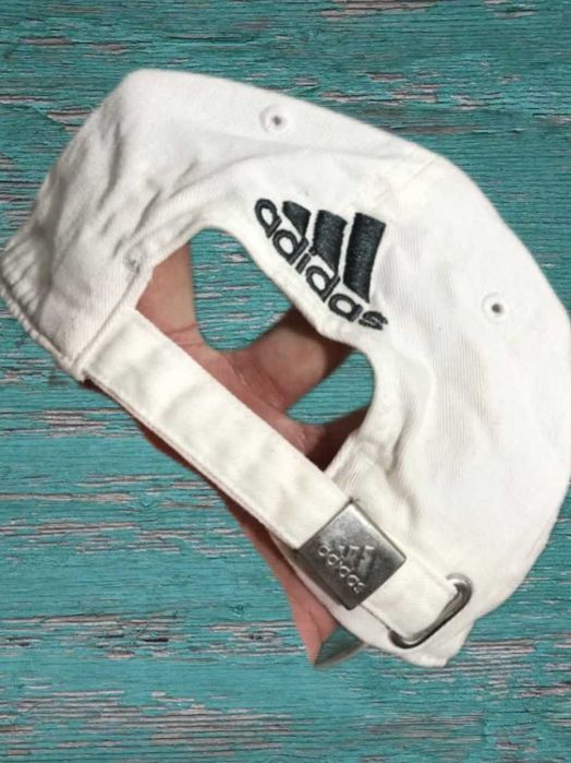 Винтажная шапка Adidas 1990-х годов