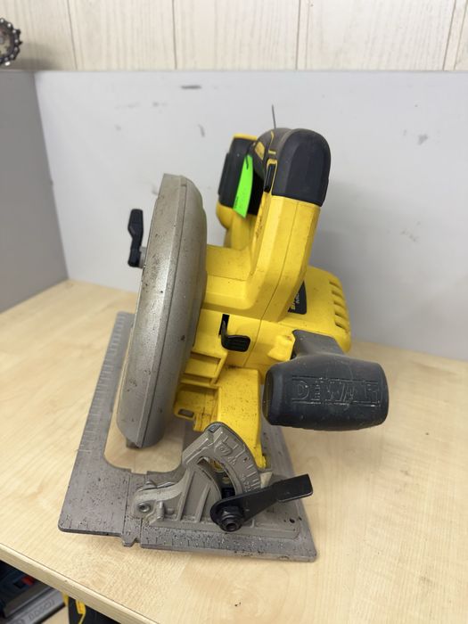 Dewalt pila tarczowa DCS570 18V