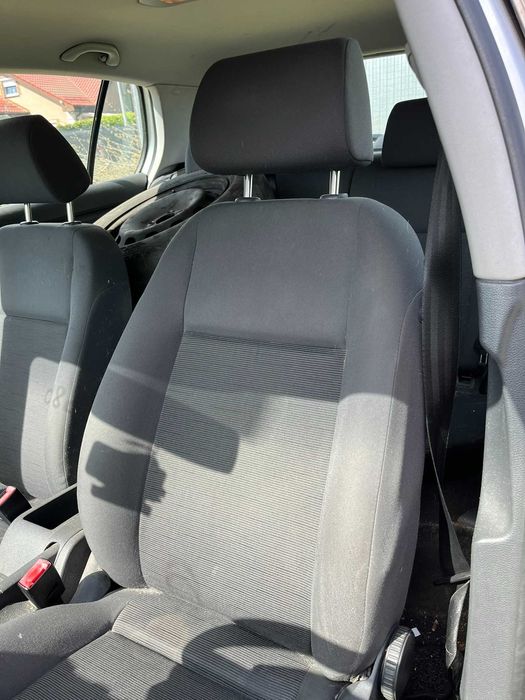 fotel kierowcy przód przedni lewy vw golf v 5 1k0 2003 -2009 hatchback 5 drzwi nie grzany z poduszką airbag