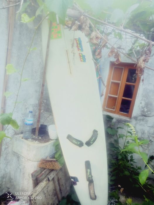 Prancha de surf usada mas em bom estado