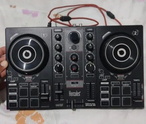 Hercules DJControl Inpulse 200 em perfeito estado