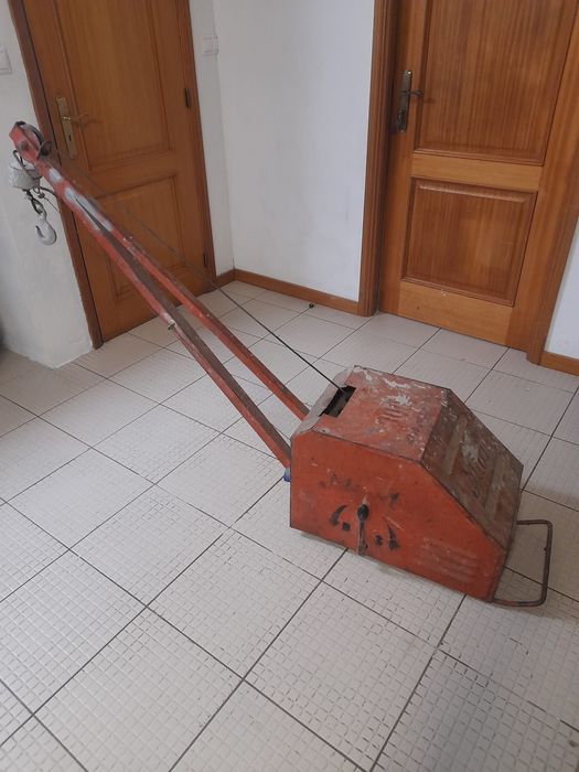 Guincho com tripé e balde