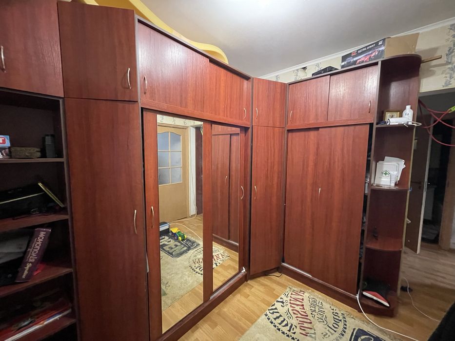 Шкафа - купе кутова вмістка