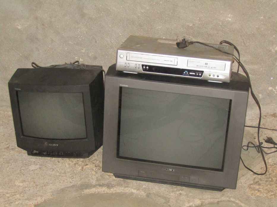 Televisoes CRT Sony Trinitron + Daewoo VHS / DVD
