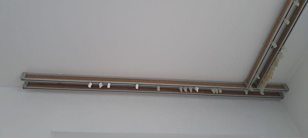 Karnisze podwójne sufitowe