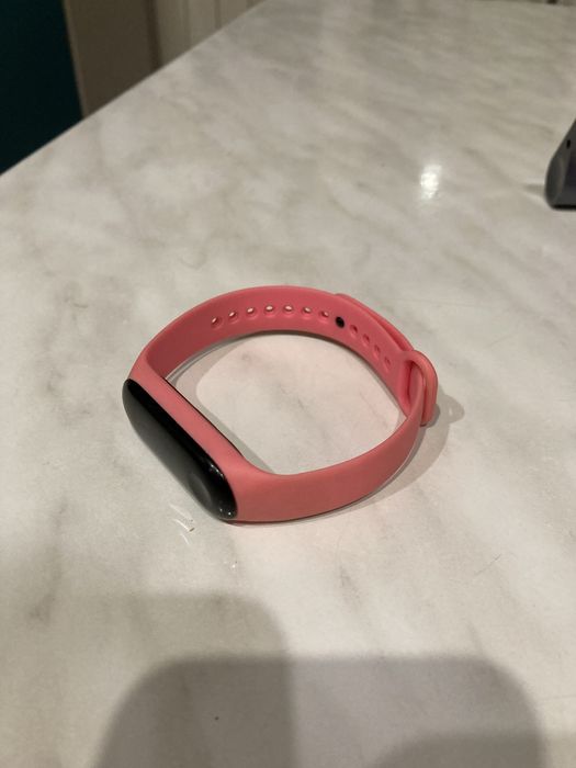 Браслет який вимірює кроки