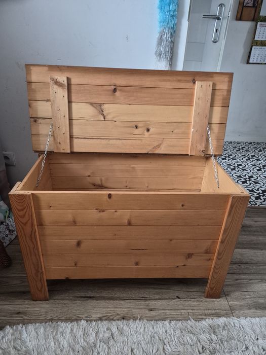 Sprzedam skrzynie w idealnym stanie.