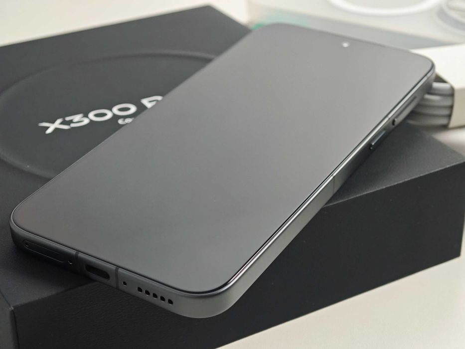 VIVO X300 Pro Global 16/512 black Евро версия Новый