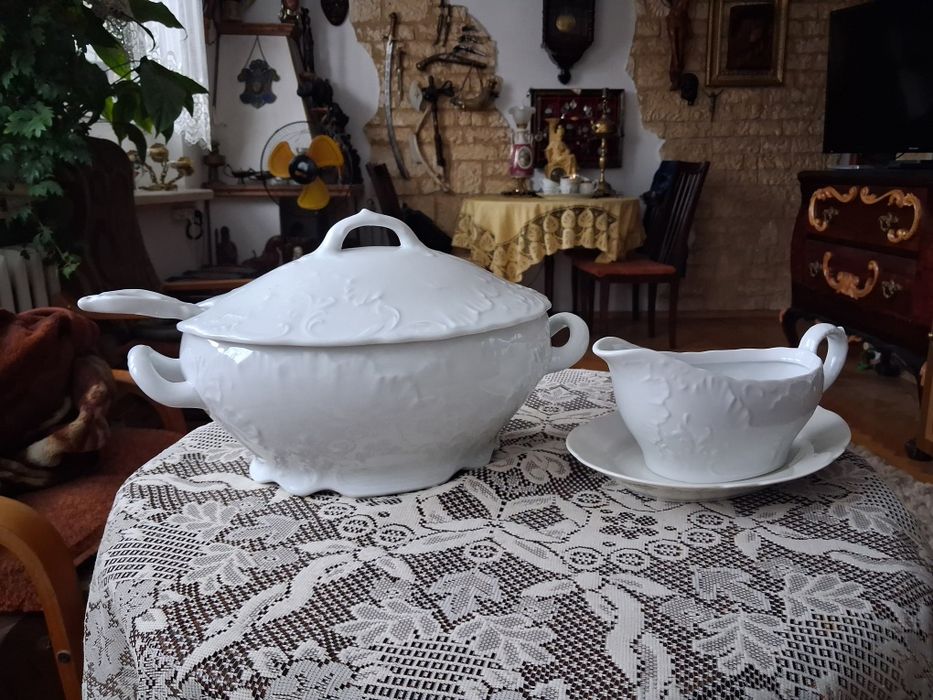 Waza o poj. 2,7 litra oraz sosjerka z podstawką ĆMIELÓW ROCOCO MARIA