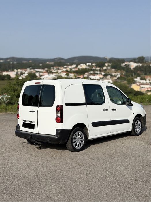 Peugeot Partner / Com Bola de Reboque