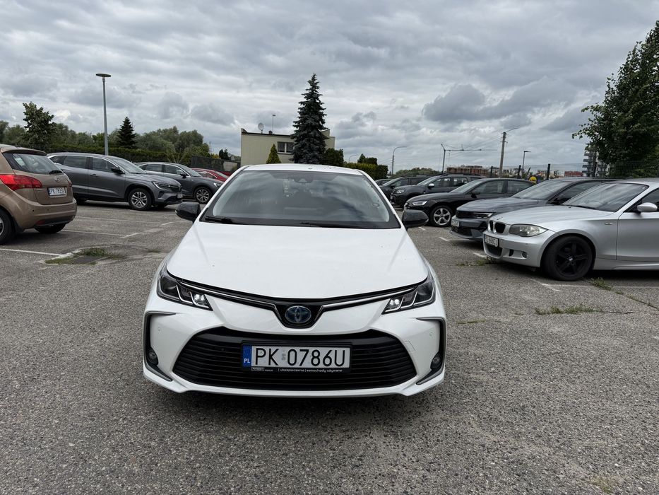 Toyota Corolla Toyota Corolla sedan 1.8 hybryda z gazem FAKTURA VAT