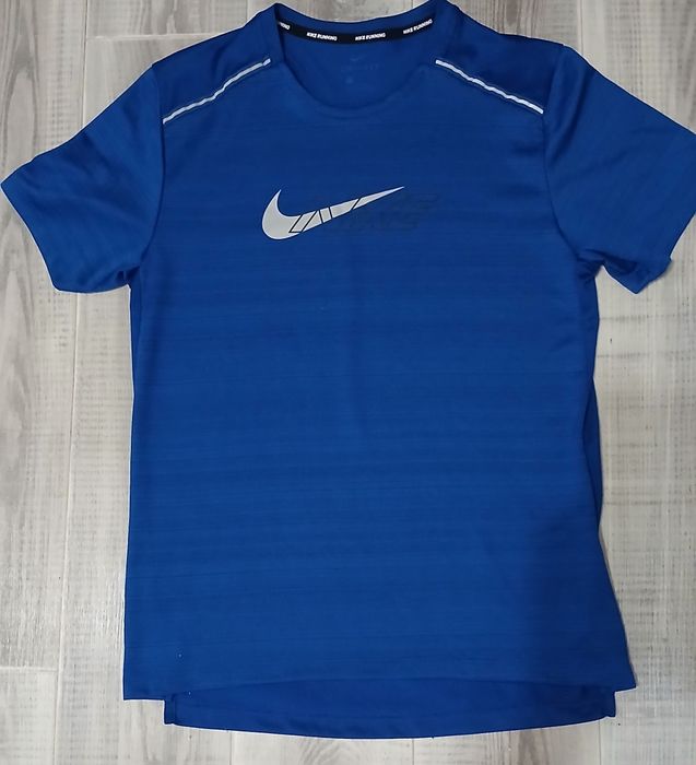 Оригінальна спортивна футболка nike running dri-fit miler flash у розмірі S.