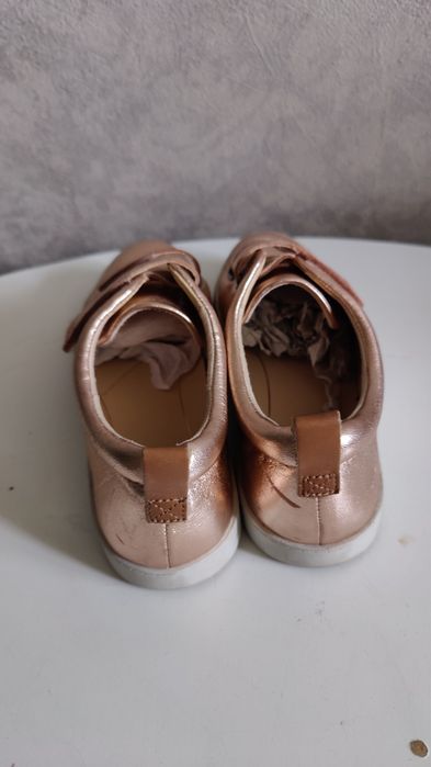 Оригінальні шкіряні кеди Clarks, жіночі. Розмір 37. Вживані.