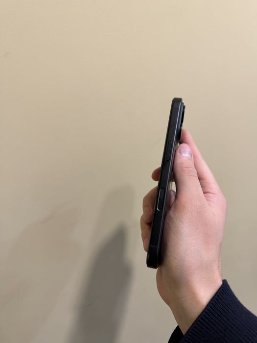 Б/у Iphone 16 256 Black Titanium ідеальний стан