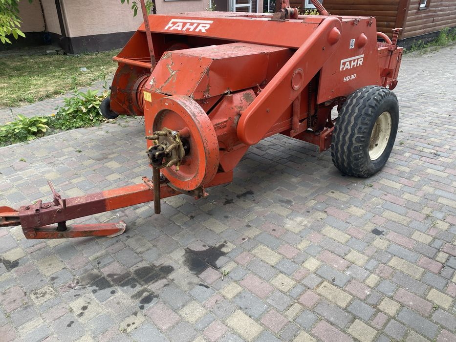 Продам  прес підбирач Fahr30